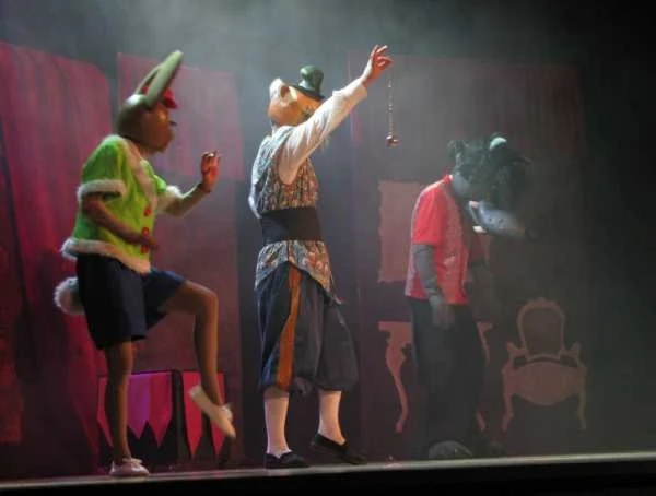 BAJKA O CHOJRAKU I SZARAKU 